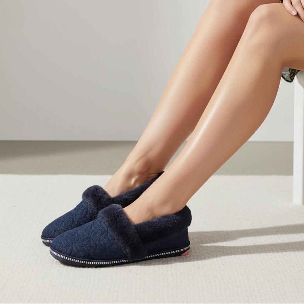 Skechers | Women's Cozy Campfire - Bright Blossom slip-on slippers navy blue